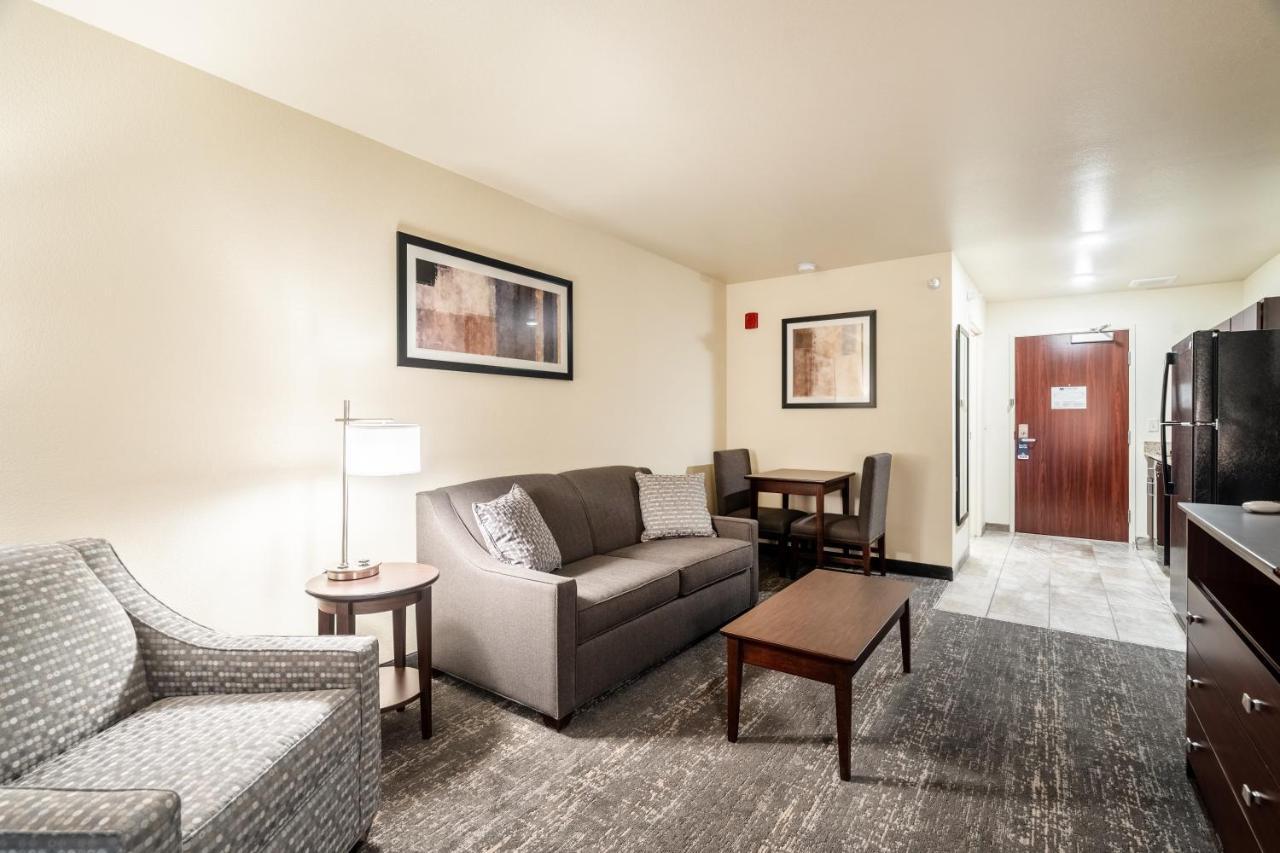 Cobblestone Hotel & Suites - Newport Luaran gambar
