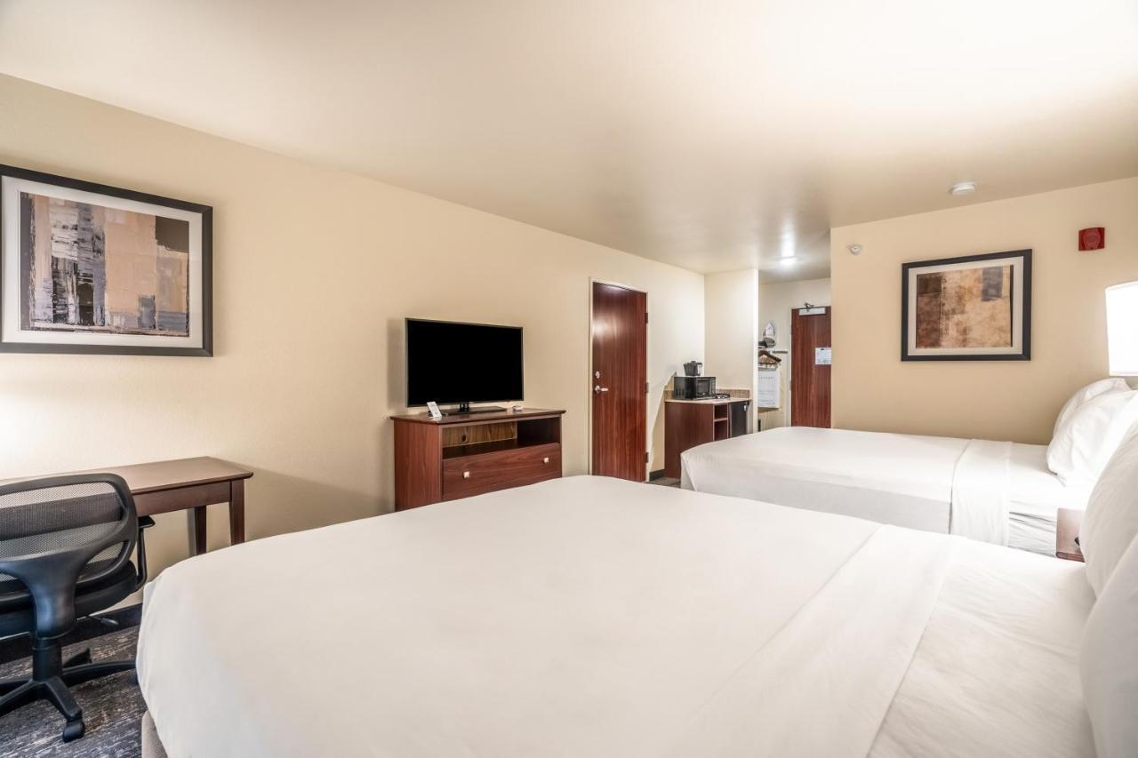 Cobblestone Hotel & Suites - Newport Luaran gambar